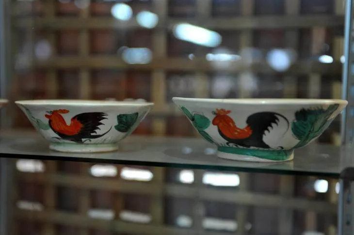 Destination: Dhanabadee Ceramic Museum — where the… chicken bowls are made? (Northern Thailand) - Thailand -