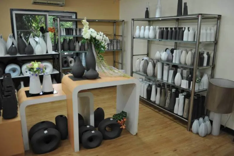 Destination: Dhanabadee Ceramic Museum — where the… chicken bowls are made? (Northern Thailand) - Thailand -