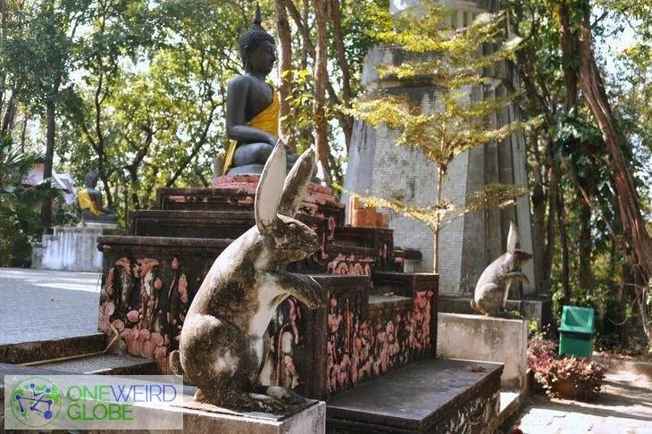 Destination: Phayao — a sunken temple, an eclectic temple, and a temple with dinosaurs (Thailand) Destination: Phayao — a sunken temple, an eclectic temple, and a temple with dinosaurs (Thailand) - Thailand -