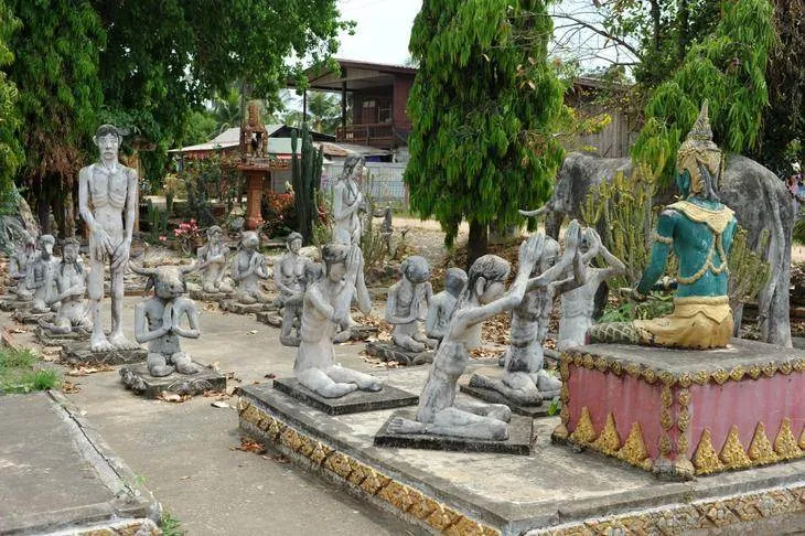 Destination: Sukhothai — what happens when tourism changes a town? (Thailand) - Thailand -