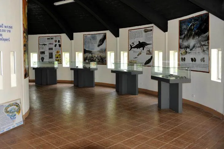 Destination: the park with full-size dinosaurs — Udon Thani, Thailand - Thailand -