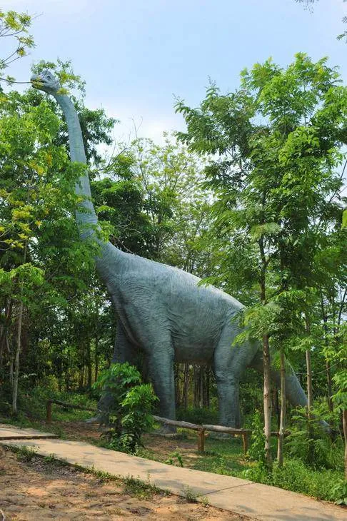 Destination: the park with full-size dinosaurs — Udon Thani, Thailand - Thailand -