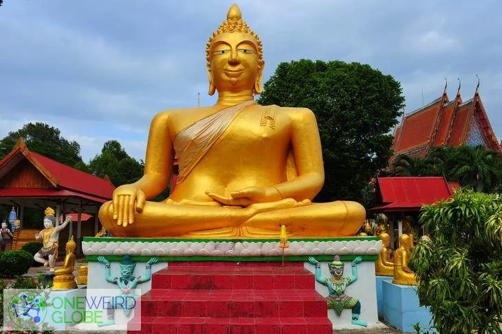 Destination: a daytrip to Phichit — beautiful temples and a giant crocodile (north central Thailand) Destination: a daytrip to Phichit — beautiful temples and a giant crocodile (north central Thailand) - Thailand -