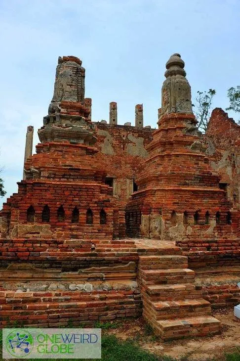 Destination: a daytrip to Phichit — beautiful temples and a giant crocodile (north central Thailand) Destination: a daytrip to Phichit — beautiful temples and a giant crocodile (north central Thailand) - Thailand -