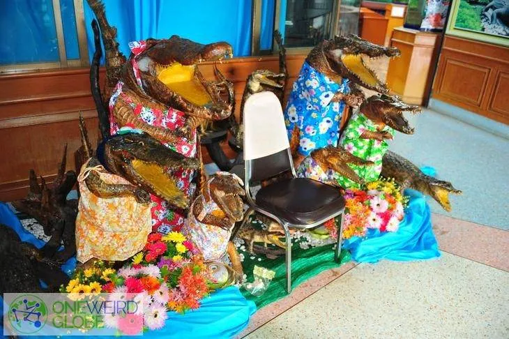 Destination: a daytrip to Phichit — beautiful temples and a giant crocodile (north central Thailand) Destination: a daytrip to Phichit — beautiful temples and a giant crocodile (north central Thailand) - Thailand -