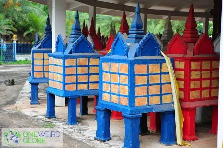 Destination: a daytrip to Phichit — beautiful temples and a giant crocodile (north central Thailand) Destination: a daytrip to Phichit — beautiful temples and a giant crocodile (north central Thailand) - Thailand -