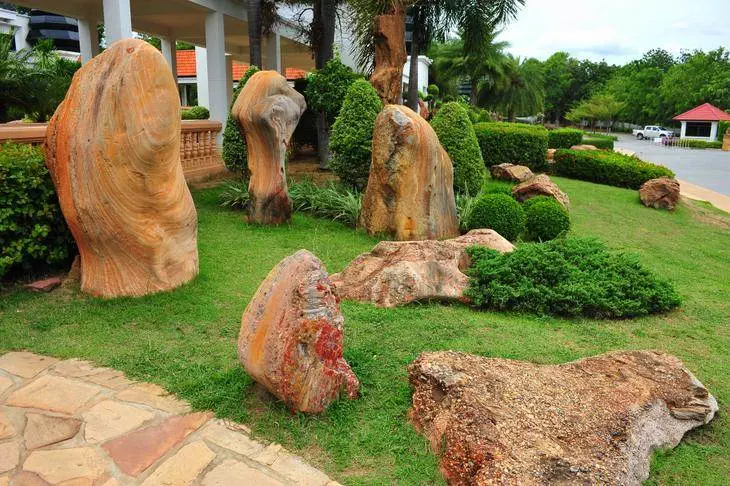 Destination: Nakhon Ratchasima Petrified Wood Museum (Thailand) - Thailand -