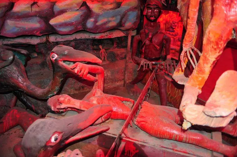 Destination: Wat Puet Udom — a freaky, colorful hell temple (NSFW) (central Thailand) Destination: Wat Puet Udom — a freaky, colorful hell temple (NSFW) (central Thailand) - Thailand -