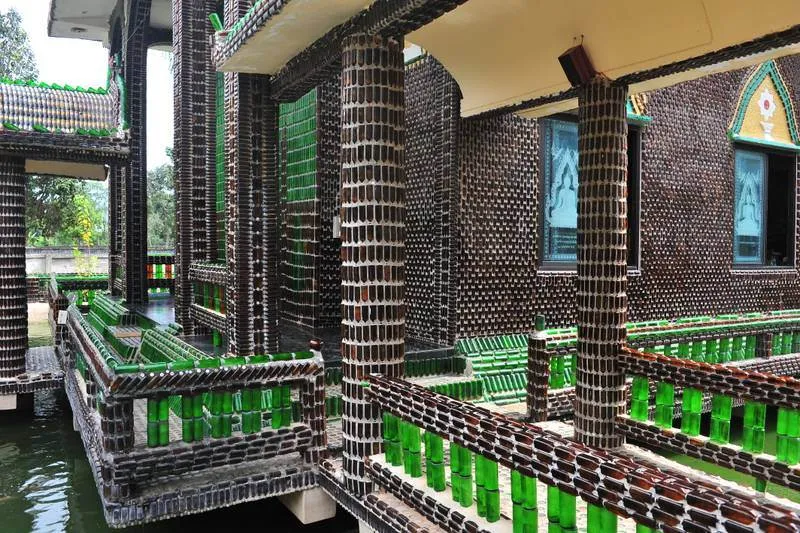 Destination: Wat Lan Kuad - the temple made from a million glass bottles (Sisaket, Thailand) - Thailand -