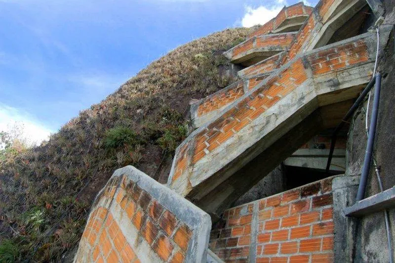 Destination: El Piedra, the big rock with 740 steps to climb - Colombia -