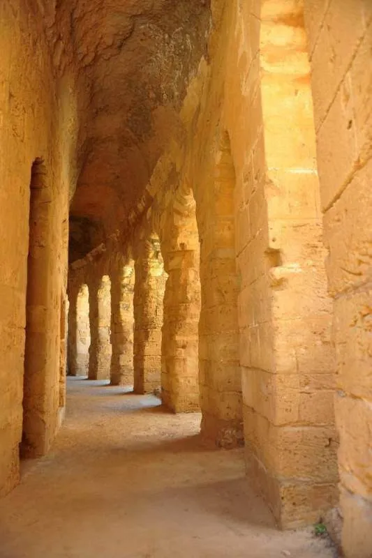 Destination: the OTHER Roman coliseum and a secret surprise (El Jem, Tunisia) - Tunisia -