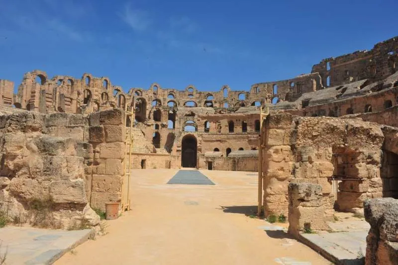 Destination: the OTHER Roman coliseum and a secret surprise (El Jem, Tunisia) - Tunisia -
