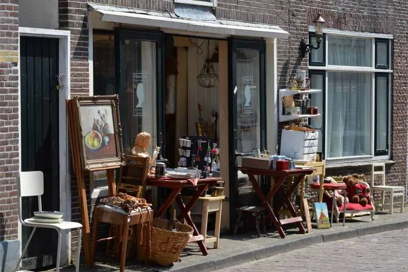 26 Safety Tips While Traveling, From A to Z 26 Safety Tips While Traveling, From A to Z - Getting Around -