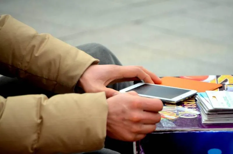 26 Safety Tips While Traveling, From A to Z 26 Safety Tips While Traveling, From A to Z - Getting Around -