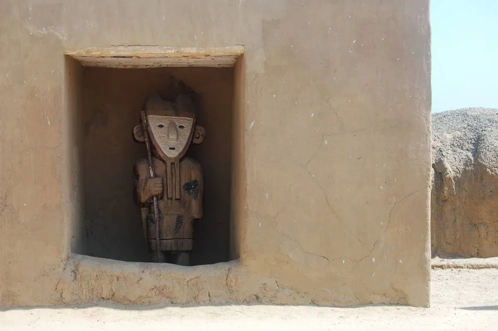 Destination: Trujillo, Peru – a creepy toy museum, a partially restored ancient city, old-school pots, and the continent’s longest mosaic mural DSC_2107