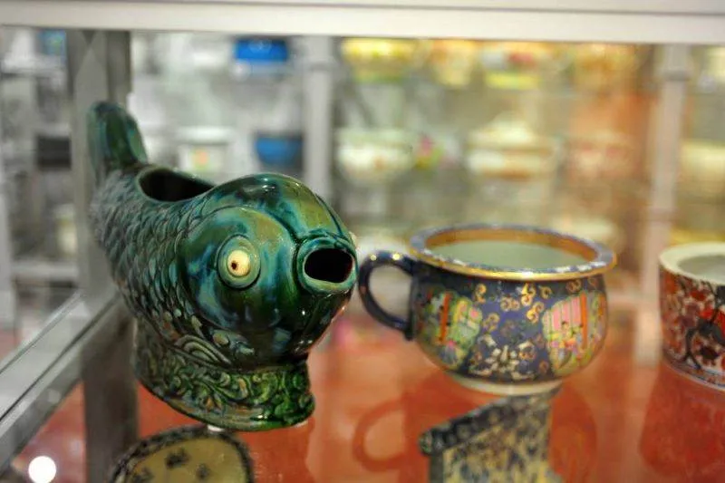 Destination: The Museum of Historical Chamber Pots and Toilets (Prague, Czechia) DSC_4933