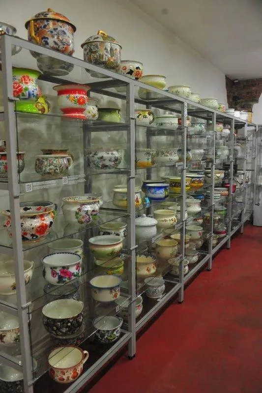 Destination: The Museum of Historical Chamber Pots and Toilets (Prague, Czechia) DSC_4926