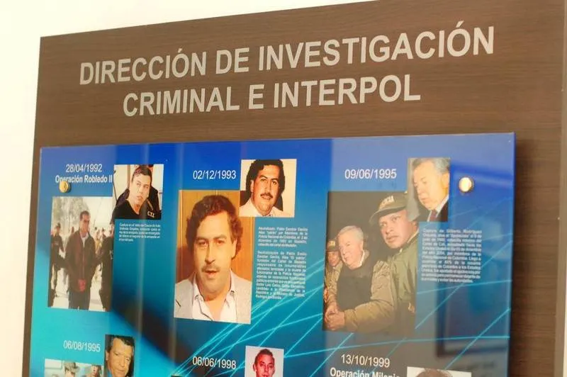 Destination: Bogota Police Museum with our very own police guide! (Colombia) DSC_6338