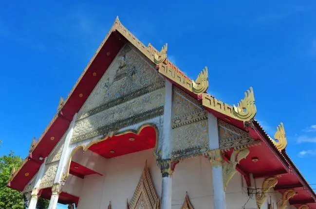 Where To Go Instead: 9 Famous Places and their Better Alternatives