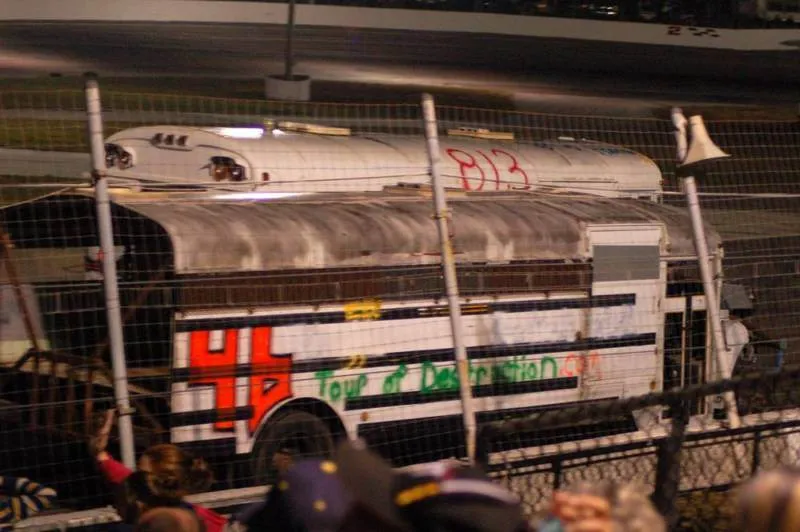 What Happens When Decrepit School Buses Race a Figure Eight Course? (Florida) - United States -