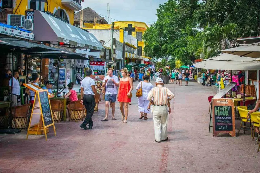Know where to go: 17 foreigner-friendly neighborhoods in cities around the world - Getting Around -