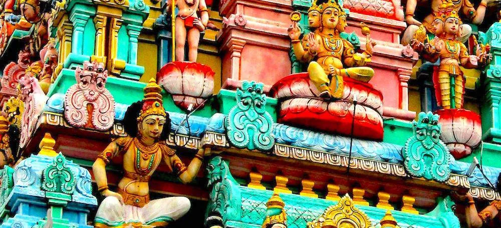 Know where to go: 17 foreigner-friendly neighborhoods in cities around the world - Getting Around -