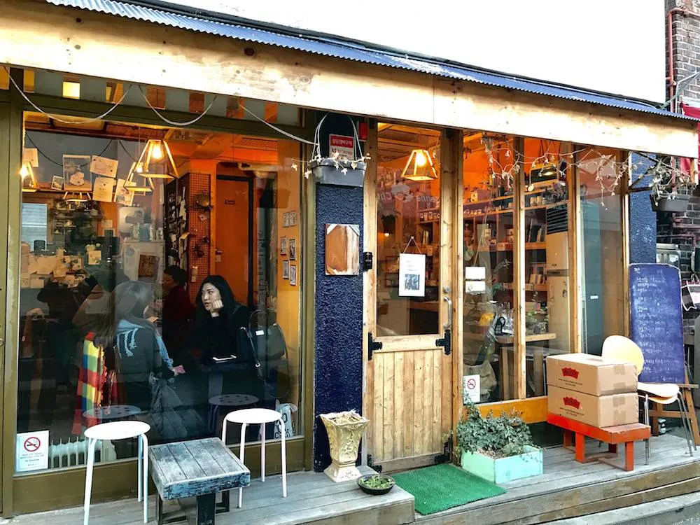 Know where to go: 17 foreigner-friendly neighborhoods in cities around the world - Getting Around -