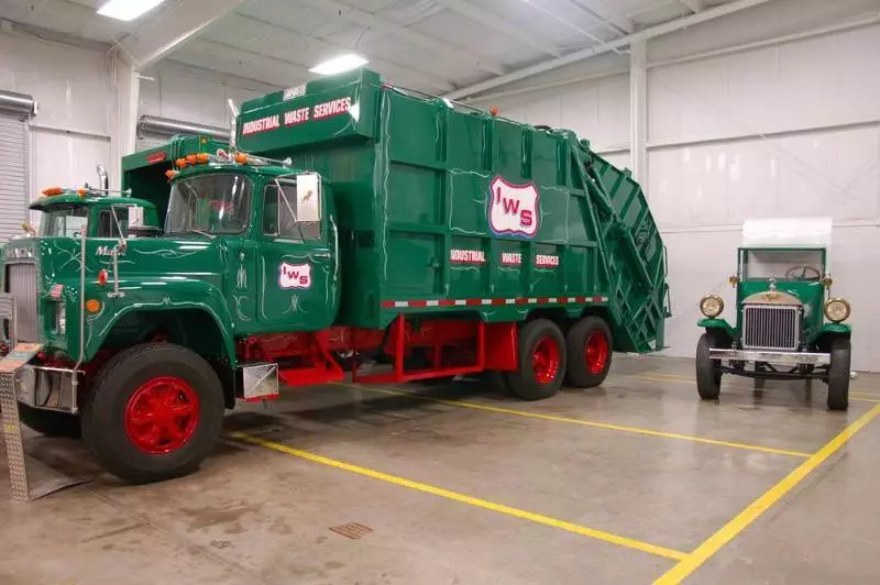 Destination: the only garbage truck collection in the United States (Florida, USA)