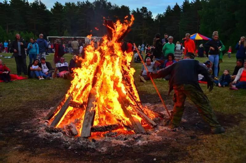 Destination: the Estonian Open Air Museum and the Midsummer Day Festival (Tallinn, Estonia)