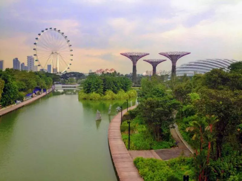 Getting started in Singapore: orienting yourself and saving money in the world’s most expensive city - Getting Around, Saving money, Singapore -