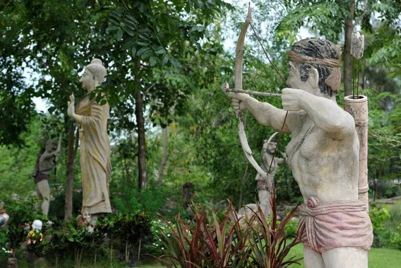 Destination: Suphanburi, Thailand: Buddhist temples, buffalo, a tall tower, and Chinese dragons (NSFW) - Thailand -