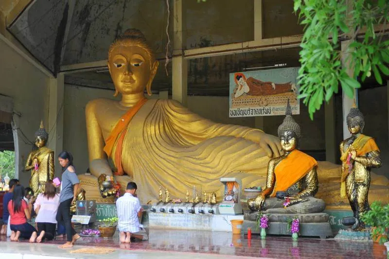 Destination: Suphanburi, Thailand: Buddhist temples, buffalo, a tall tower, and Chinese dragons (NSFW) - Thailand -