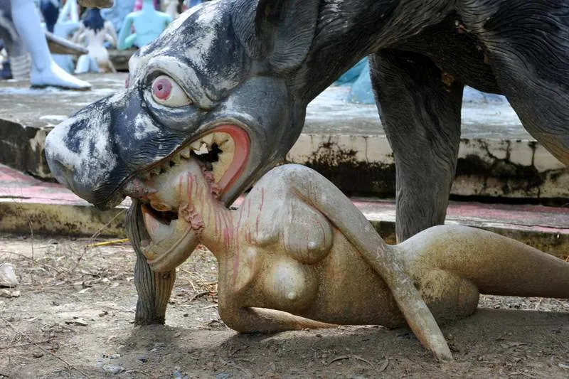 Destination: Suphanburi, Thailand: Buddhist temples, buffalo, a tall tower, and Chinese dragons (NSFW) - Thailand -