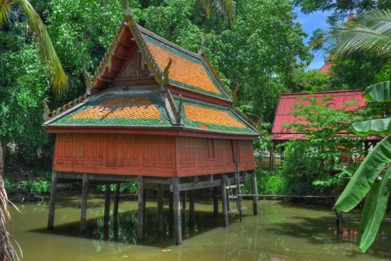 Destination: Suphanburi, Thailand: Buddhist temples, buffalo, a tall tower, and Chinese dragons (NSFW) - Thailand -