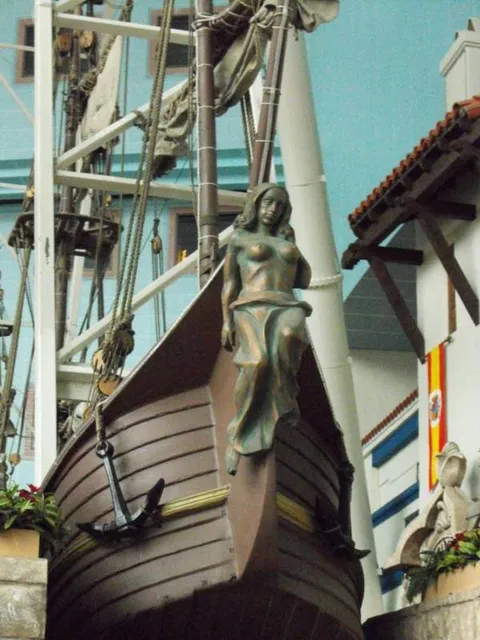 Destination: Lotte World - South Korea's biggest indoor amusement park (Seoul, South Korea) - South Korea -