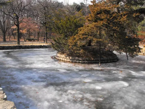 Destination: Jongmyo royal shrine (Seoul, South Korea) - South Korea -