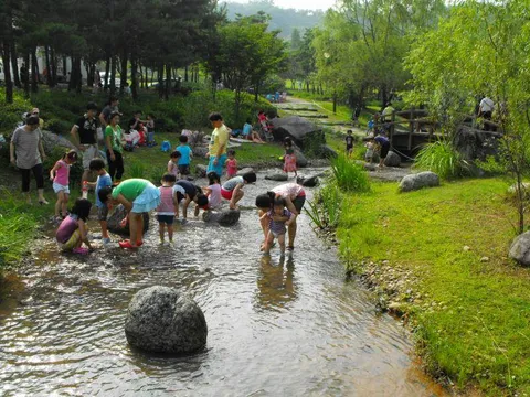 Destination: World Cup Park - the formerly futuristic football place (Seoul, South Korea) Destination: World Cup Park - the formerly futuristic football place (Seoul, South Korea) - South Korea -