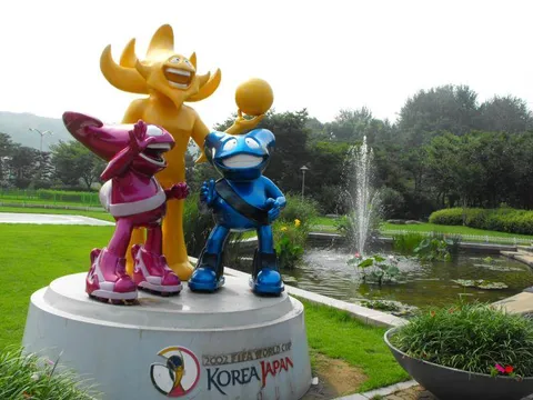 Destination: World Cup Park - the formerly futuristic football place (Seoul, South Korea) Destination: World Cup Park - the formerly futuristic football place (Seoul, South Korea) - South Korea -