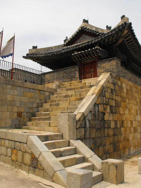 Destination: Hwaseong Fortress, part 2 (Suwon, Gyeonggi-do, South Korea) - South Korea -