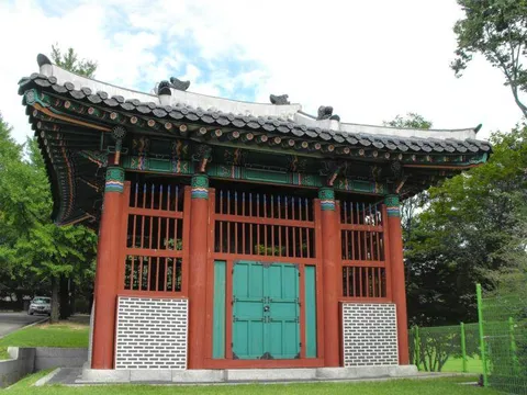 A tale of two tombs and a memorial hall - Destination: Uireung and Sunginwon, Seoul, South Korea - South Korea -