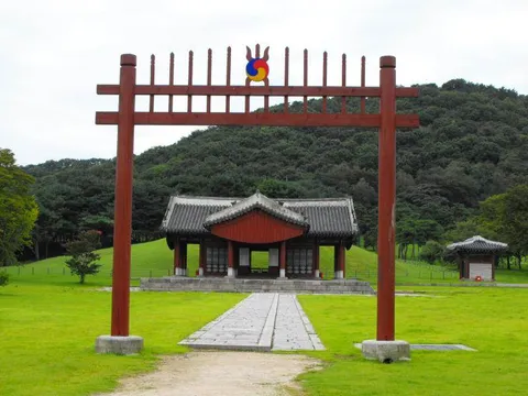 A tale of two tombs and a memorial hall - Destination: Uireung and Sunginwon, Seoul, South Korea - South Korea -