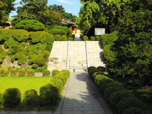 Destination: Cheonggwonsa - a shrine, a tomb, and a forest to boot Destination: Cheonggwonsa - a shrine, a tomb, and a forest to boot - South Korea -