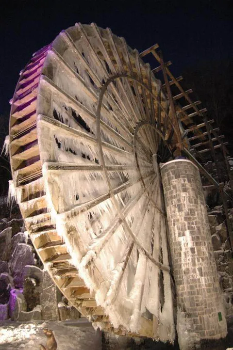 Destination: Hwacheon Sancheoneo Ice Festival 2010 - a fun, weird festival in Gangwon-do, South Korea Destination: Hwacheon Sancheoneo Ice Festival 2010 - a fun, weird festival in Gangwon-do, South Korea - Festivals, South Korea -