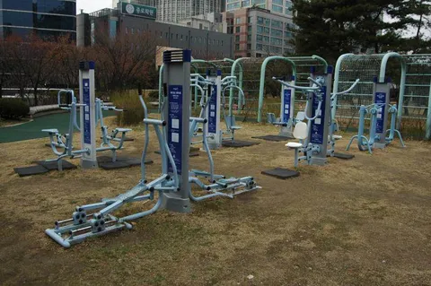 Destination: Seosomun Park - a sculpture park for the locals (Seoul, South Korea) - South Korea -