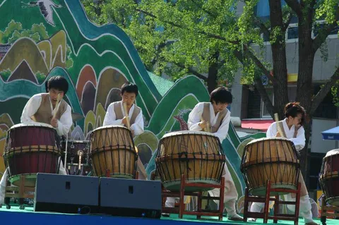 Destination: Lotus Lantern Festival - how Seoul celebrates Buddha's Birthday (2010) Destination: Lotus Lantern Festival - how Seoul celebrates Buddha's Birthday (2010) - Festivals, South Korea -
