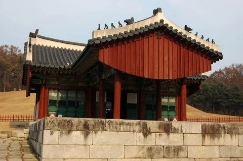 Destination: Yungneung and Geolleung - two Joseon Dynasty tombs worth exploring (Suwon area, Gyeonggi-do) Destination: Yungneung and Geolleung - two Joseon Dynasty tombs worth exploring (Suwon area, Gyeonggi-do) - South Korea -