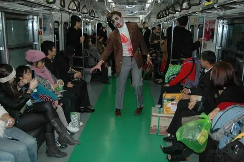 Destination: Seoul Zombie Walk / Halloween in Hongdae (2010) - Festivals, South Korea -