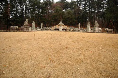 Destination: Gwangneung - an awesome Joseon Dynasty tomb (Namyangju, Gyeonggi-do, South Korea) - South Korea -