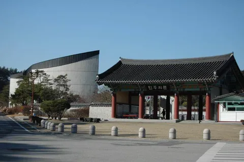 In search of democracy - or - Destination: 5.18 Memorial Cemetery (Gwangju, South Korea) - South Korea -