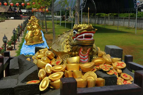 Destination: the Bridge over the River Kwai and a bizarre, fake war museum (Kanchanaburi, Thailand) - Thailand -